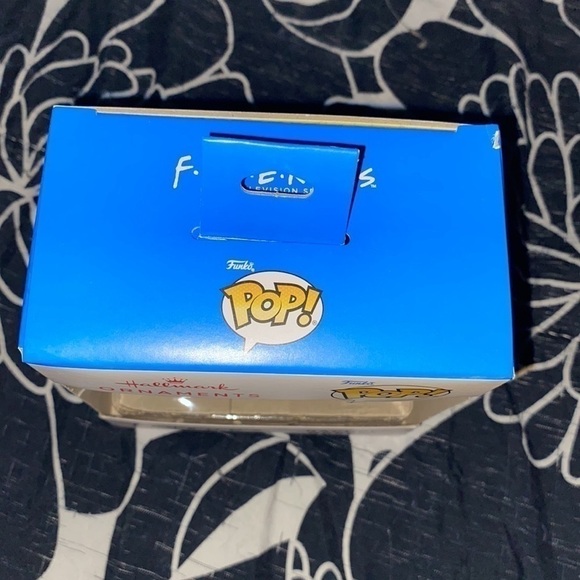 Hallmark 2022 Funko Pop  Friends Rachel Green Exclusive Christmas Ornament - Picture 3 of 6